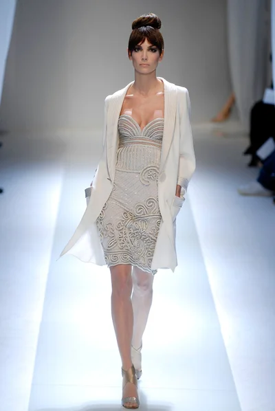 Look 16